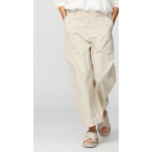 Uniqlo C Wide Balloon Pants in Natural - Picture 1 of 12